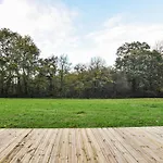 3 Bedroom Lovely In Clitourps
