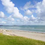 3 Bedroom Lovely In Clitourps