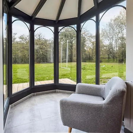 3 Bedroom Gorgeous In Clitourps