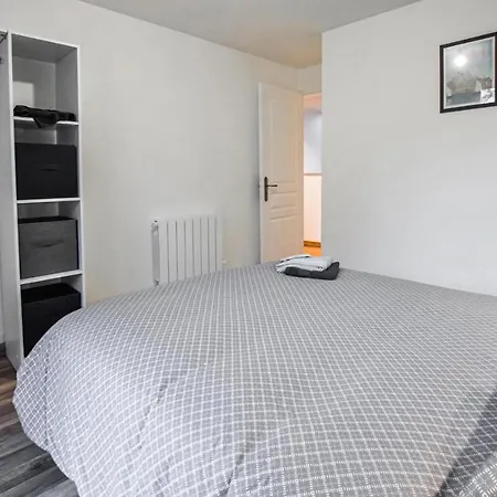 3 Bedroom Gorgeous In Σπίτι διακοπών *