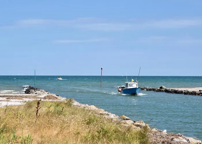 3 Bedroom Gorgeous In Clitourps